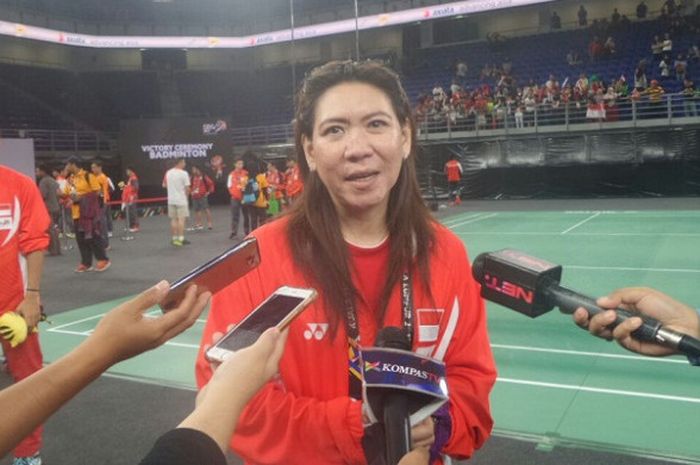 Manajer Tim Bulu Tangkis Indonesia pada SEA Games 2017, Susy Susanti, berbicara kepada para awak media di Axiata Arena, Kuala Lumpur, Malaysia, Kamis (24/8/2017).