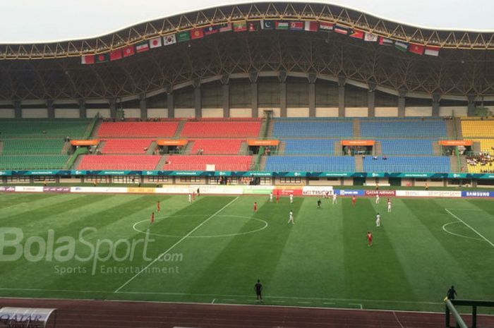   Timnas U-23 Laos vs timnas U-23 Hong Kong di Stadion Patriot, Bekasi, Jawa Barat, Jumat (10/8/2018)  