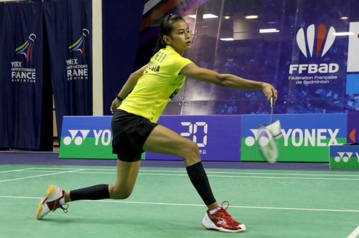 Pebulu tangkis tunggal putri Indonesia, Dinar Dyah Ayustine, saat menjalani laga melawan Kim Hyo-min (Korea Selatan) pada putaran kualifikasi turnamen Prancis Terbuka di Stade Pierre de Coubertin, Paris, Selasa (24/10/2017).