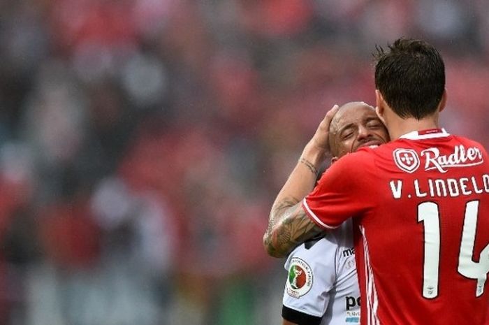 Pemain belakang Benfica, Victor Lindelof, menjalani partai final Piala Portugal kontra Guimares di Oeiras, 28 Mei 2017.