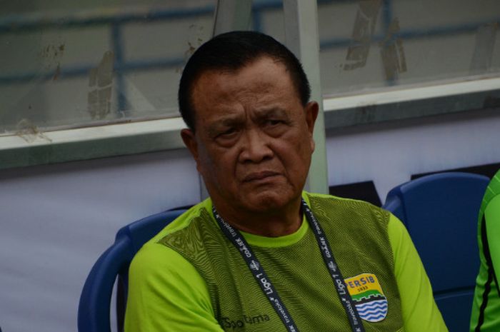 Komisaris Utama Persib Bandung, Mayjen TNI (purn) Zainuri Hasyim sebelum laga Persib Bandung vs Arem