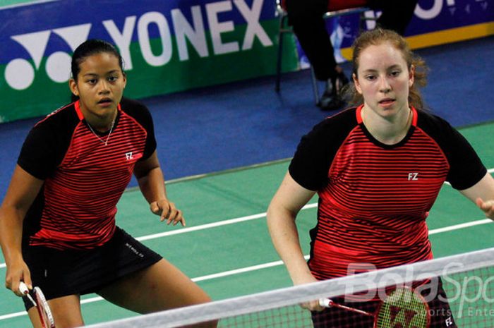 Pemain ganda putri Belanda berdarah Indonesia, Alyssa Tirtosentono (kiri), ketika tampil bersama pasangannya, Debora Jille, pada Kejuaraan Dunia Junior 2017 di GOR Amog Rogo, Yogyakarta.