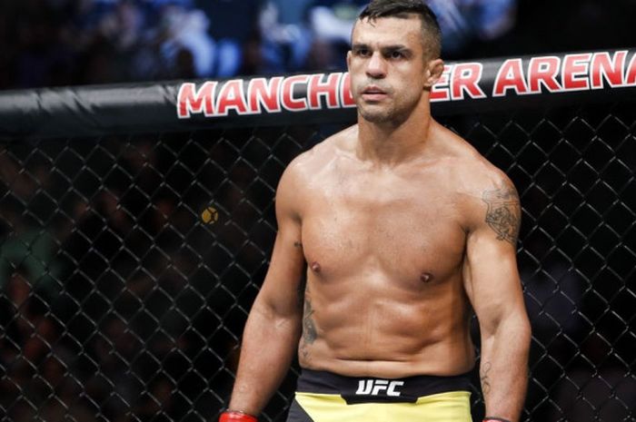 Foto Vitor Belfort saat berada di oktagon