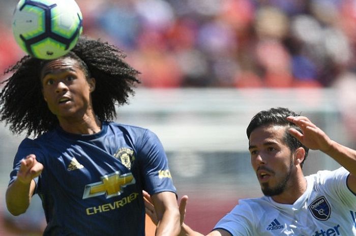 Pemain belia Manchester United, Tahith Chong, dalam laga uji coba melawan San Jose Earthquake di Levi's Stadium, Minggu (22/7/2018)