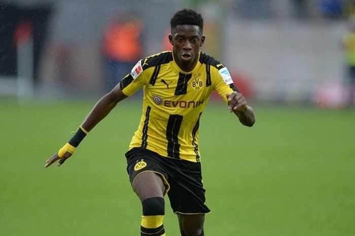 Aksi Ousmane Dembele bersama Borussia Dortmund di pertandingan uji coba melawan Sunderland di Cashpoint Arena pada 5 Agustus 2016. 