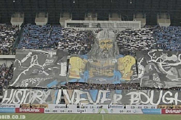  Kreativitas Viking pendukung Persib Bandung. 