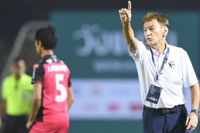 Pelatih asal Kroasia, Drago Mamic yang memutuskan pisah dengan klub Liga Thailand, Chainat Hornbill. 