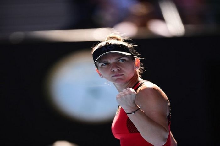 Momen saat Simona Halep menghadapi Angelique Kerber pada partai semifinal Australian Open 2018 yang digelar Kamis (25/1/2018).