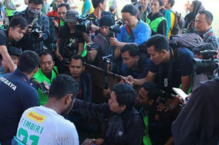 Konferesni pers usai laga Persatu Tuban versus Persebaya Surabaya di Stadion Lokajaya, Tuban.