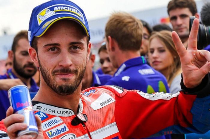 Selebrasi Andrea Dovizioso usai finis posisi ketiga MotoGP San Marino, Minggu (10/9/2017).