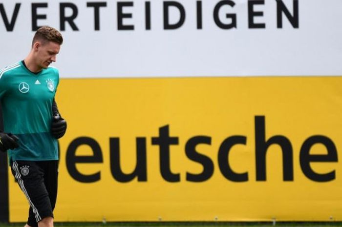 Kiper timnas Jerman, Bernd Leno, dalam sesi latihan tim di Girlan, Bolzano, 29 Mei 2018.