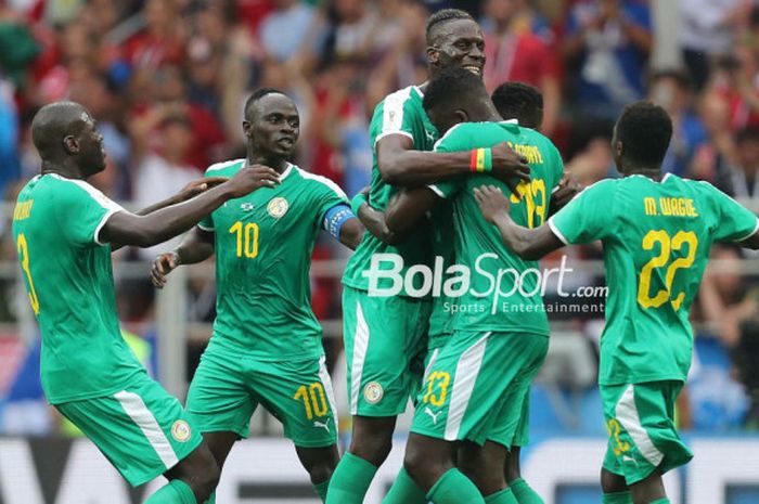 Para pemain Senegal merayakan gol mereka ke gawang Polandia dalam partai penyisihan Grup H Piala Dunia 2018 di Spartak Stadium, Moskow, 19 Juni 2018.