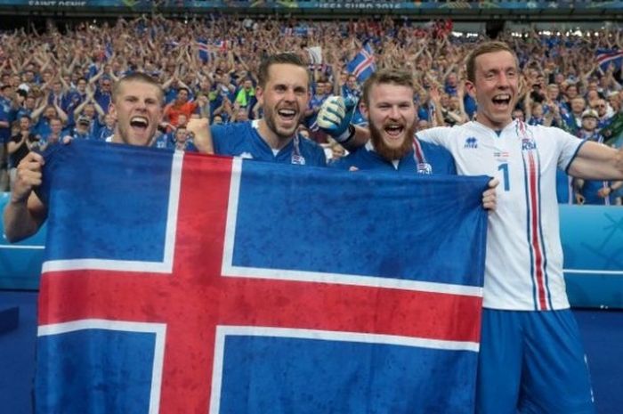 Pemain Islandia melakukan selebrasi dalam pertandingan Piala Eropa 2016 kontra Austria di Stade de France, Saint-Denis, Prancis, 22 Juni 2016.