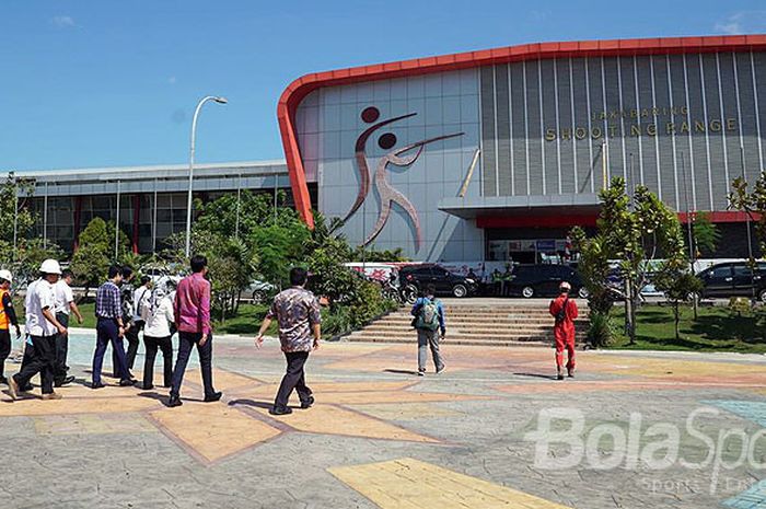 Tampak luar venue Menembak di Jakabaring Sport City, Palembang, yang akan dipakai pada Asian Games 2018 mendatang.