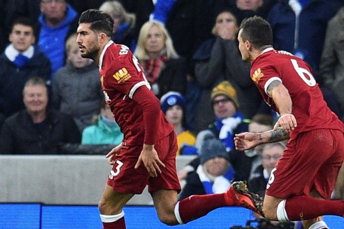 Gelandang Liverpool FC, Emre Can (kiri), merayakan gol yang dia cetak ke gawang Brighton & Hove Albion dalam laga Liga Inggris di Stadion Amex, Brighton, pada 2 Desember 2017.