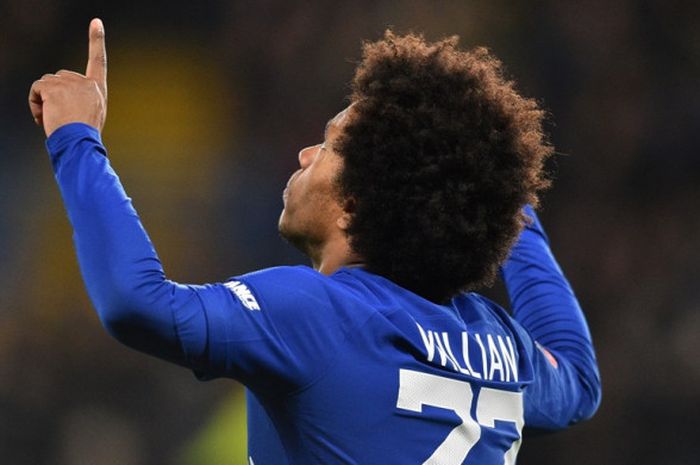 Gelandang Chelsea, Willian, merayakan gol yang dicetak ke gawang Hull City dalam laga babak kelima Piala FA di Stadion Stamford Bridge, London, Inggris, pada 16 Februari 2018.