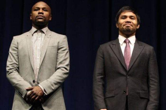 Floyd Mayweather Jr (kiri) dan Manny Pacquiao (kanan). 