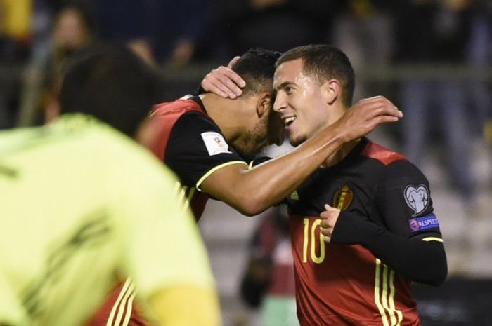 Eden Hazard (kanan) merayakan gol timnas Belgia ke gawang Siprus dalam laga Kualifikasi Piala Dunia 2018 zona Eropa di Stadion King Baudouin, Rabu (11/10/2017) dini hari WIB.