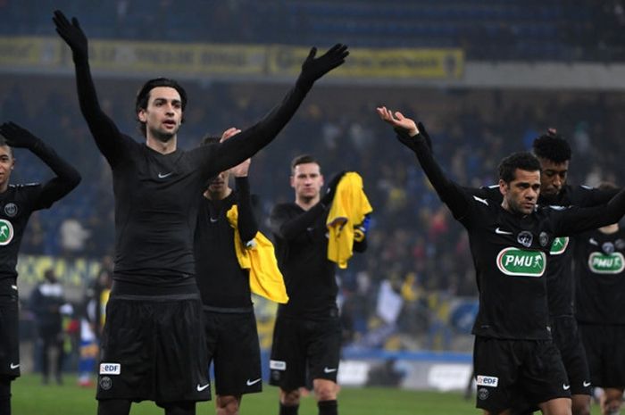 Para pemain Paris Saint-Germain merayakan kemenangan atas Sochaux dalam laga babak 16 besar Piala Prancis di Stadion Auguste Bonal, Sochaux, pada 6 Februari 2018.