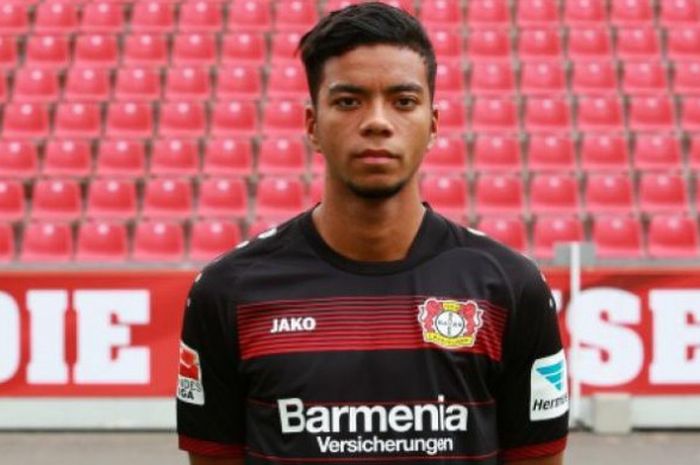 Benjamin Henrichs saat berseragam Leverkusen