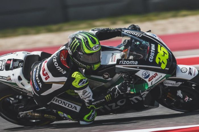 Aksi Cal Crutchlow sebelum terjatuh pada MotoGP Americas 2018 di Circuit of the Americas, Senin (23/4/2018).