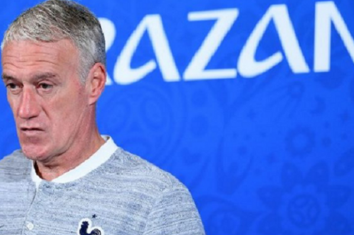 Pelatih timnas Perancis, Didier Deschamps, jalani jumpa pers jelang laga versus Australia di Kazan Arena, 15 Juni 2018.