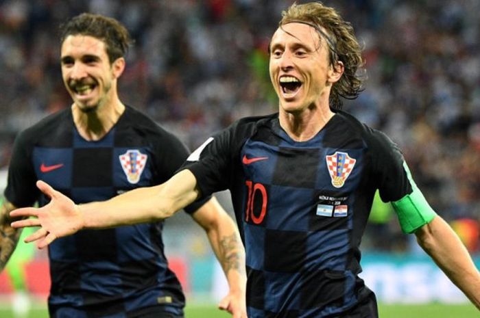 Ekspresi gelandang timnas Kroasia, Luka Modric (kanan), saat merayakan golnya ke gawang Argentina dalam laga Grup D Piala Dunia 2018 di Stadion Nizhny Novgorod, 21 Juni 2018.