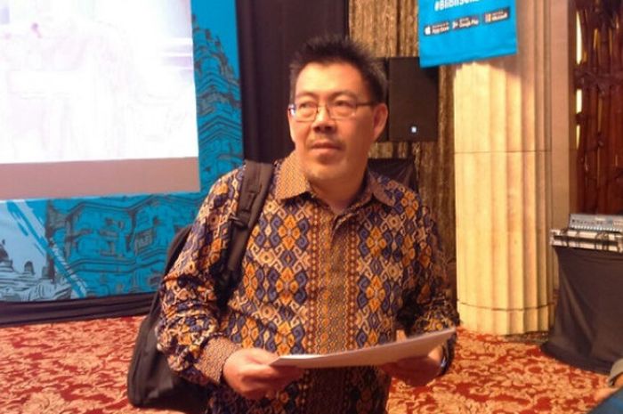 Kasubid Hubungan Internasional PP PBSI Bambang Roedyanto menjawab pertanyaan media setelah konferensi pers Kejuaraan Dunia Bulu Tangkis Junior 2017 di HotelKempinski, Jakarta, Kamis (28/9/2017).