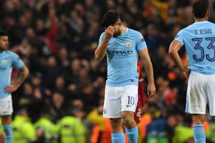 Reaksi striker Manchester City, Sergio Aguero (tengah) dalam partai Liga Champions lawan Liverpool FC di Etihad Stadium, Manchester, 10 April 2018. Man City kalah dalam dua pertemuan dari Liverpool dan gagal melaju ke babak semifinal.