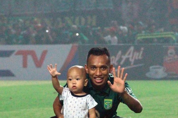 Irfan Jaya bersama jagoan kecilnya