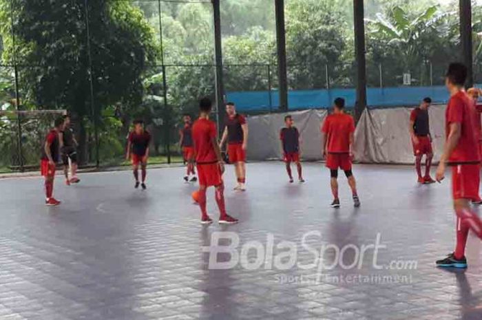 Persija Jakarta berlatih di Lapangan Futsal Persada, Halim, Jakarta Timur, Kamis (3/5/2018)