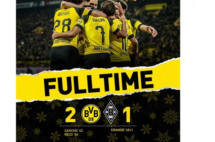 Para pemain Borussia Dortmund merayakan gol yang dicetak ke gawang Borussia Moenchengladbach dalam laga Liga Jerman di Stadion Signal Iduna Park, Dortmund pada 21 Desember 2018.