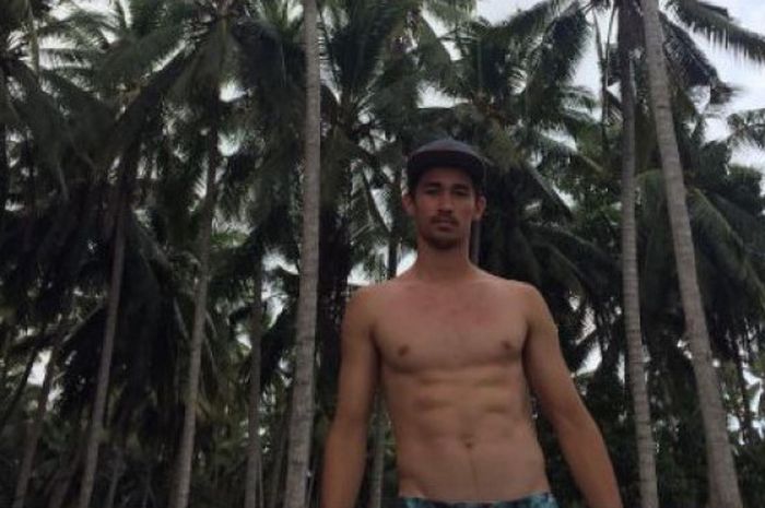 Gavin Kwan Adsit tampil seksi ketika shirtless