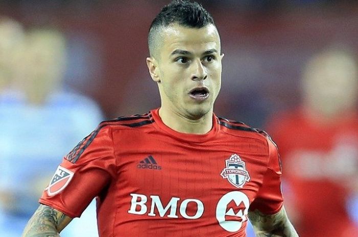 Penyerang Toronto FC, Sebastian Giovinco, tampil pada laga Major League Soccer kontra FC Dallas, di BMO Field pada 7 Mei 2016.