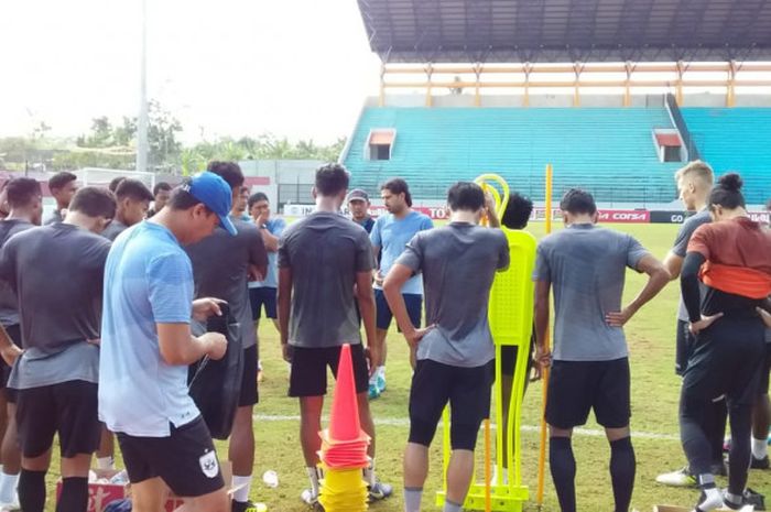 PSIS Semarang latihan di Stadion Moch Soebroto, Magelang.