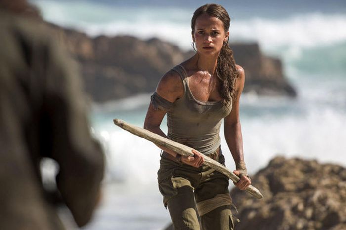 Salah satu adegan Alicia Vikander di film Tomb Rider 2018.