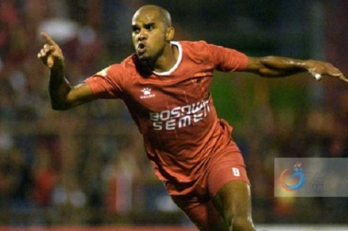 Selebrasi gol penyerang PSM Makassar, Reinaldo Elias da Costa.