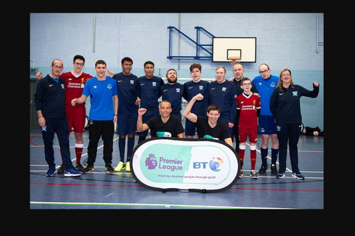 Steven Gerrard bersama Leon Osman dan BT Disability Initiative