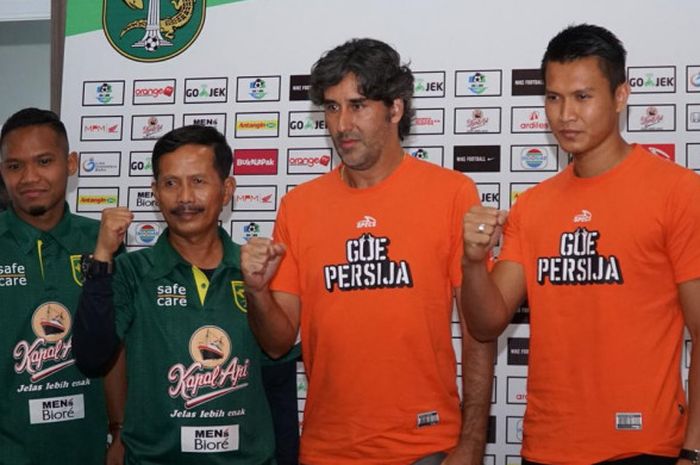 Oktafianus Fernando, Djadjang Nurdjaman, Stefano Cugurra, dan Shahar Ginanjar dalam jumpa pers, Sabtu (3/11/2018).