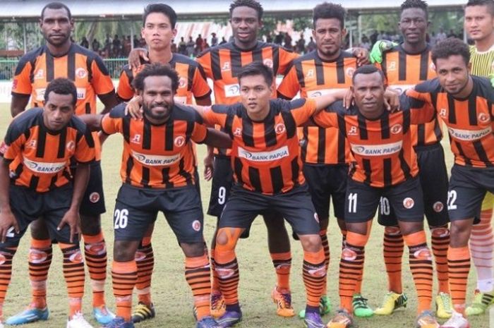 Skuat Perseru Serui jelang laga kontra Persegres Gresik United di Stadion Marora, 5 September 2016. 