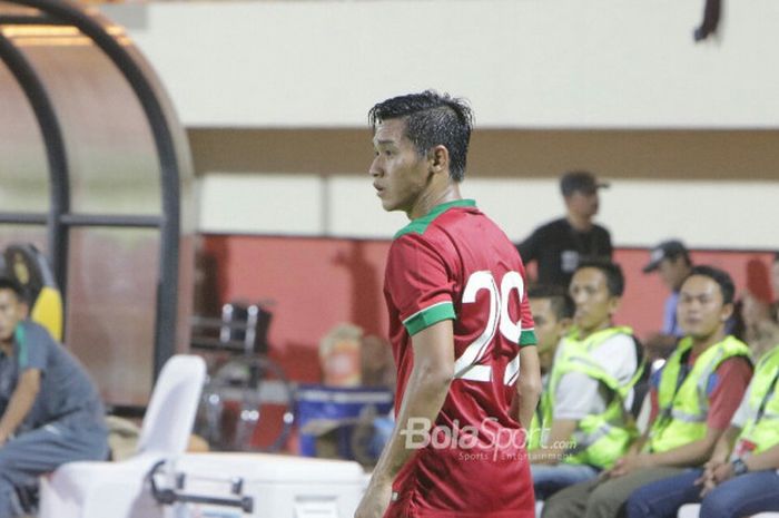  Gelandang Timnas U-23 Indonesia, Septian David Maulana, saat tampil di laga uji coba melawan Timnas U-23 Thailand di Stadion Perguruan Tinggi Ilmu Kepolisian, Jakarta, Kamis (31/5/2018) 