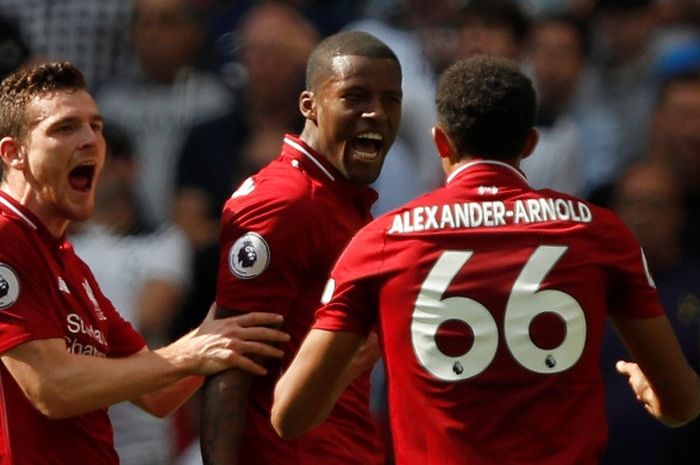 Gelandang Liverpool FC, Georginio Wijnaldum (tengah), merayakan gol yang dicetak ke gawang Tottenham Hotspur dalam laga Liga Inggris di Stadion Wembley, London, Inggris pada 15 September 2018.