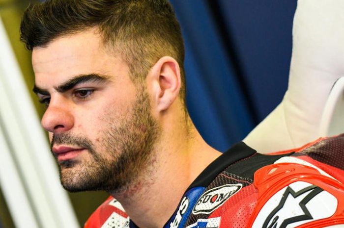 Romano Fenati dipecat tim yang saat ini dibelanya, Marinelli Snipers, karena aksi kontroversialnya pada balapan Moto2 GP San Marino. 