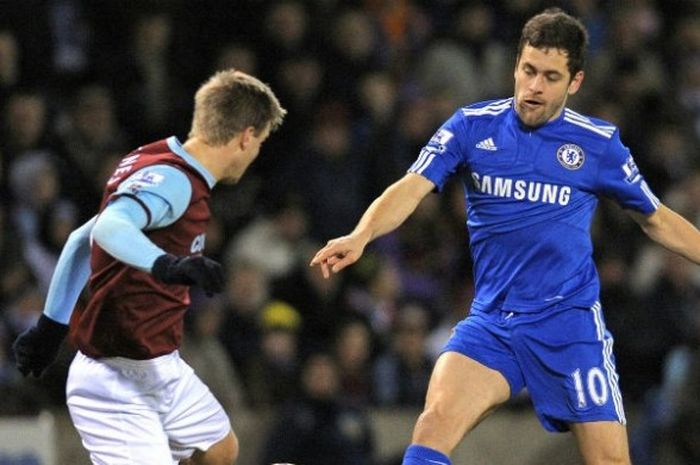 Eks gelandang sayap Chelsea, Joe Cole (kanan), saat masih bermain untuk klub tersebut pada 2010. 