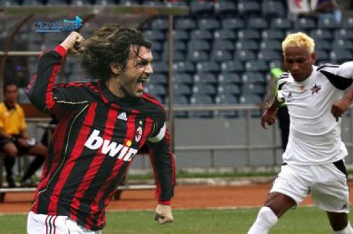 Rochi Putiray vs Paolo Maldini