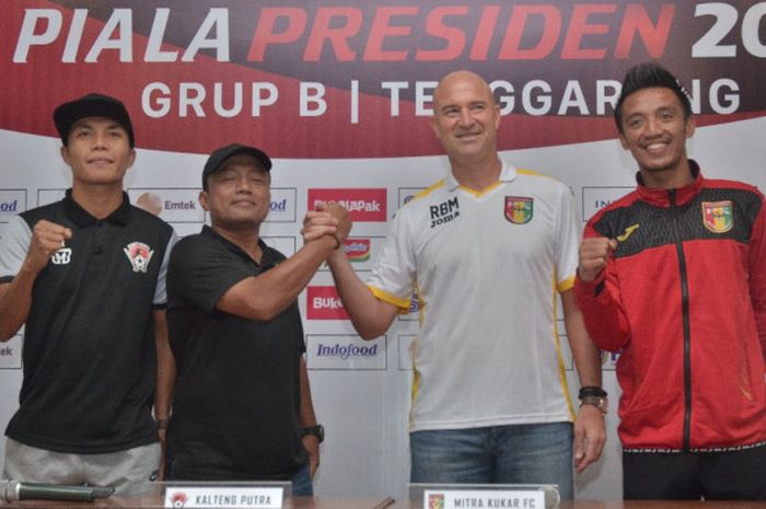 Press conference Mitra Kukar Vs Kalteng Putra. 