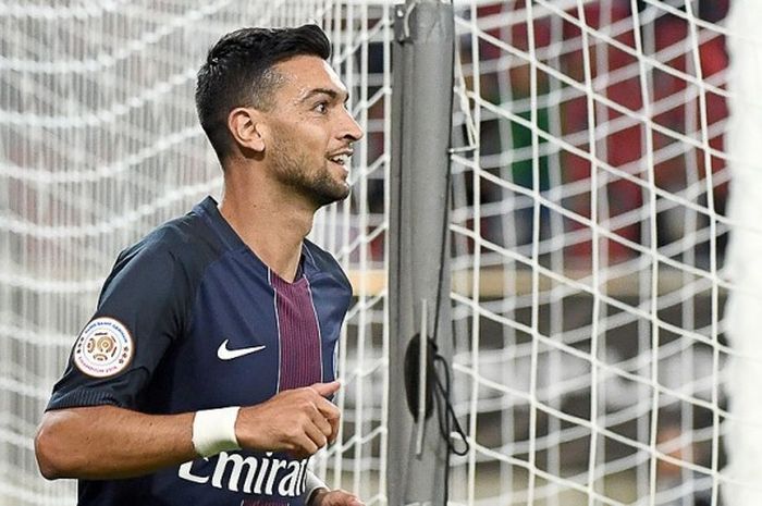 Gelandang Paris Saint-Germain, Javier Pastore, melakukan selebrasi usai mencetak gol saat melawan Lyon dalam ajang Piala Super Prancis di Klagenfurt, Austria, pada 6 Agustus 2016.