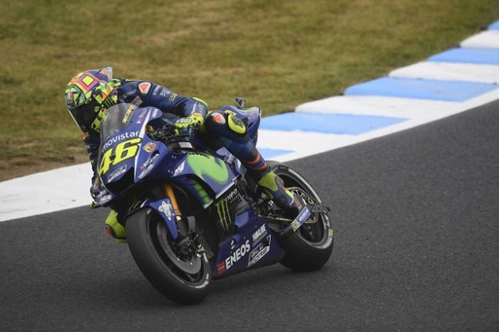 Valentino Rossi beraksi saat babak kualifikasi MotoGP Jepang di Twin Ring Motegi, Sabtu (14/10/2017).