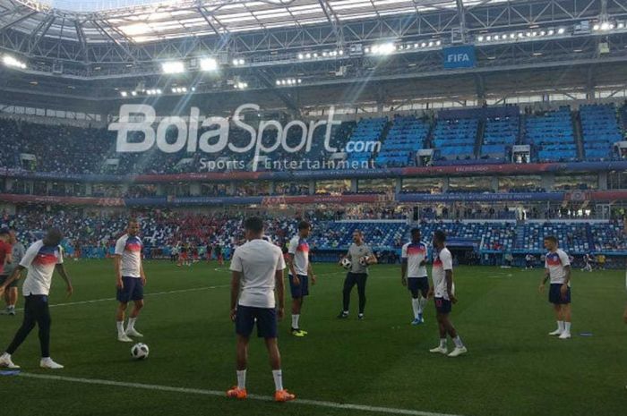  Momen timnas Inggris saat melakukan pemanasan jelang laga melawan Belgia dalam matchday ketiga Grup G di Stadion Kaliningrad, Kamis (28/6/2018). 