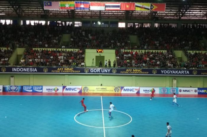 Suasana laga timnas futsal Indonesia kontra Kamboja pada partai pamungkas Grup A Piala AFF Futsal 2018 di GOR UNY, 7 November 2018.